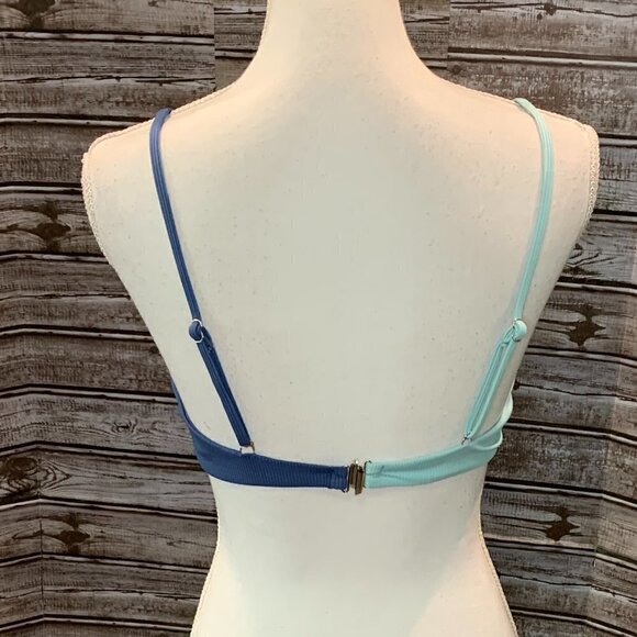 🔥🔥SALE🔥🔥ZAFUL Two Toned Blue Bikini with Middle Ring Detail NWOT - Picture 3 of 3